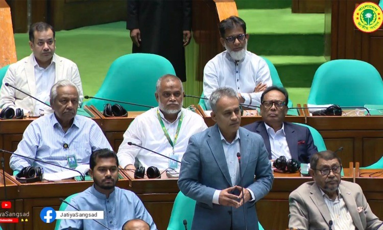 বাজেটে মানবসম্পদ উন্নয়ন ও অবকাঠামো খাতকে সর্বোচ্চ গুরুত্ব দেওয়া হয়েছে : রবিউল আলম